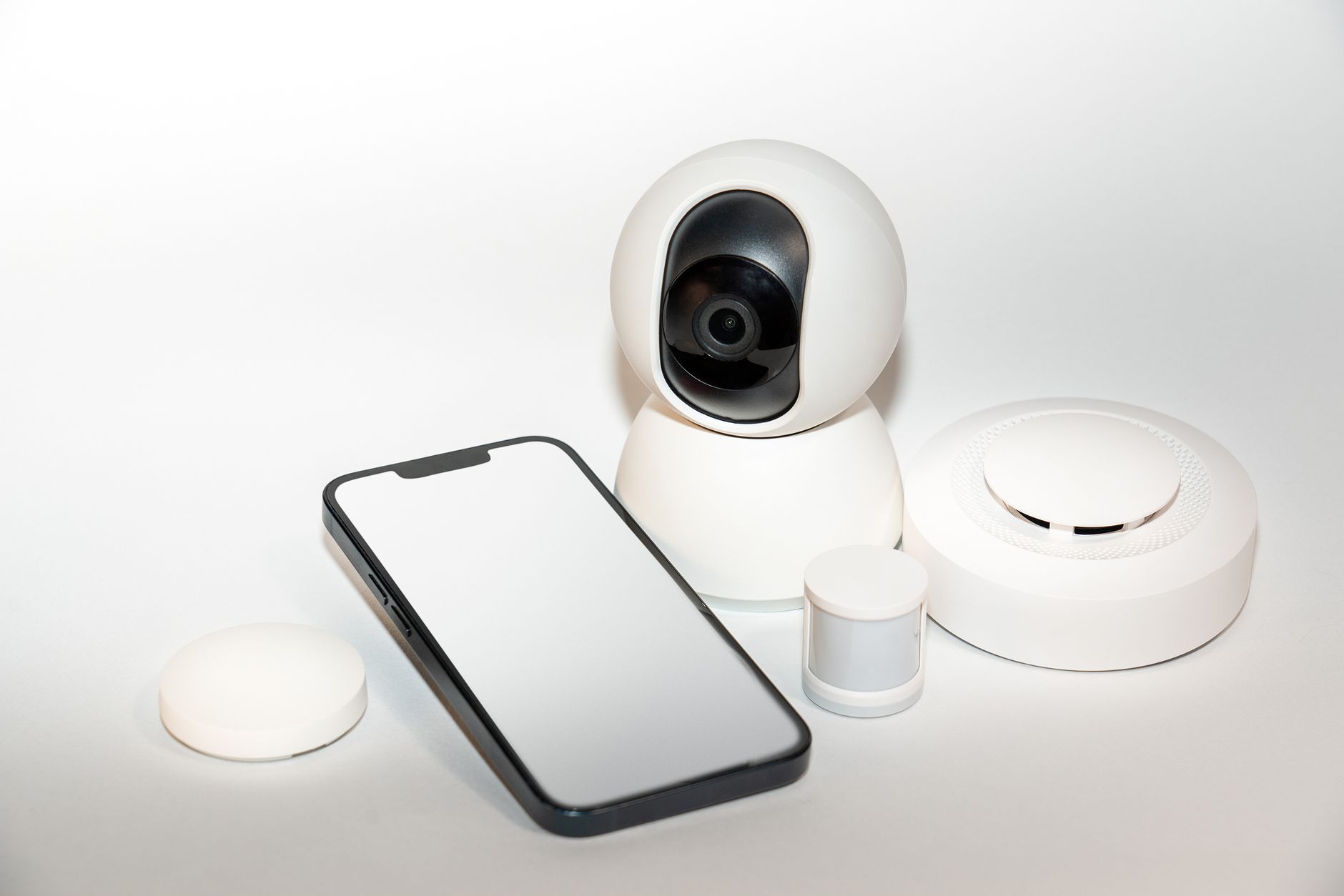 Tecnología para mayores: sensores y dispositivos de seguridad en el hogar