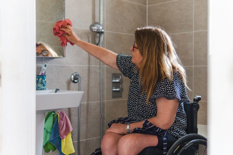 Adaptar la Vivienda de un Mayor Dependiente: Ayudas en Madrid