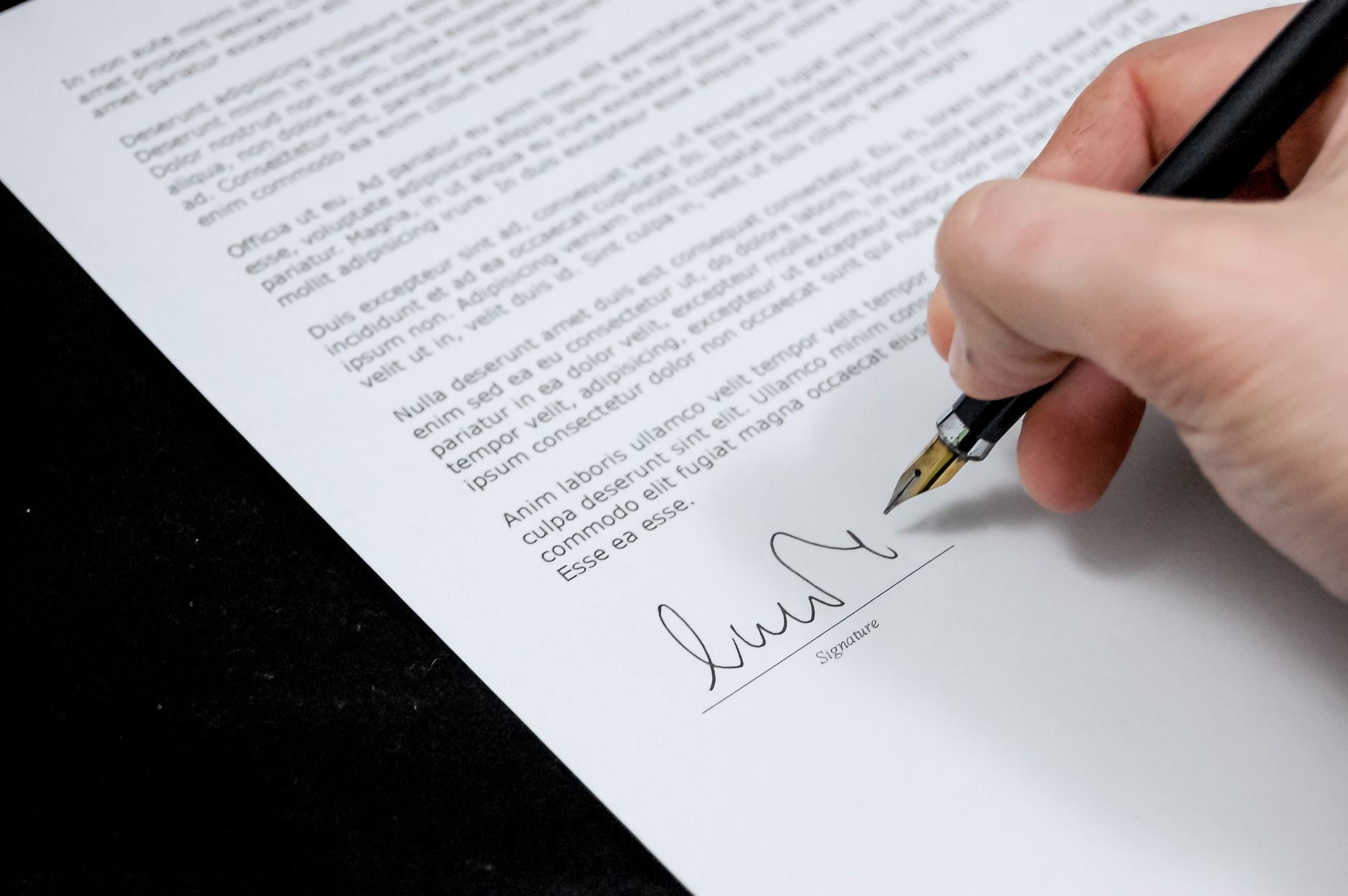 Firma del recurso al reclamar prestación de dependencia ya reconocida