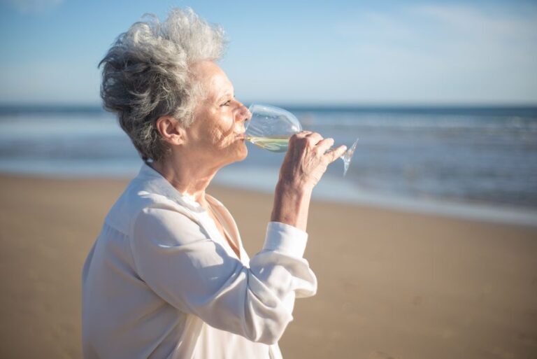 Deshidratacion en Mayores en Verano: Senales de Alerta y Como Prevenirla